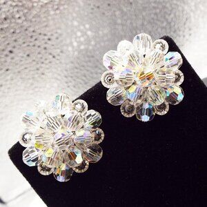VINTAGE AURORA BOREALIS FACETED CRYSTAL ROUNDVC  CLIP EARRINGS 71